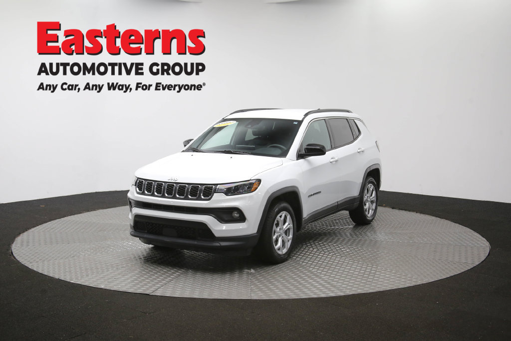 Used 2024 Jeep Compass Latitude AWD/4WD image 52