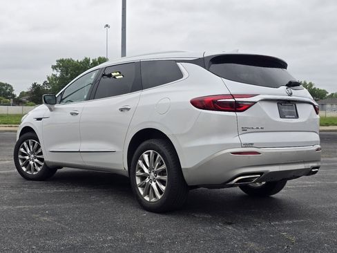 Used 2021 Buick Enclave Premium w/ Sun and Sites Package AWD/4WD image 16