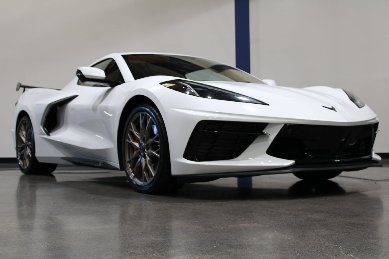 Used 2023 Chevrolet Corvette Stingray Premium Cpe w/ Z51 Performance Package RWD image 3