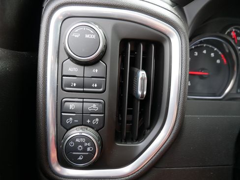 Used 2022 Chevrolet Silverado 1500 LT Trail Boss w/ Safety Package AWD/4WD image 26