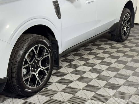 Used 2025 Ford Maverick Lariat w/ 4K Tow Package image 13