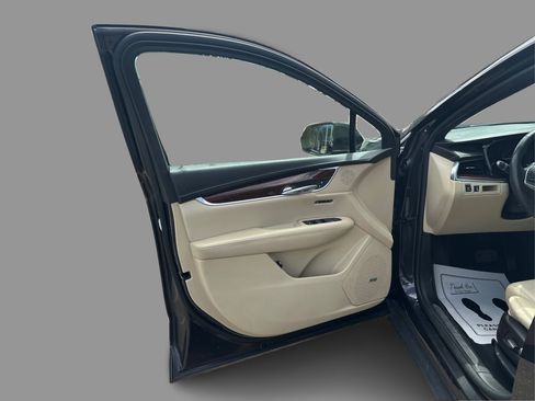 Used 2017 Cadillac XT5 Luxury AWD/4WD image 21