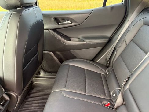 New 2026 Chevrolet Equinox LT w/ Convenience Package II FWD image 42