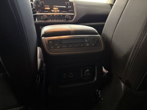 Certified 2025 Nissan Pathfinder Platinum w/ Lighting Package (N93) FWD image 20