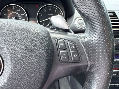 Used 2009 BMW 135i Convertible RWD image 16