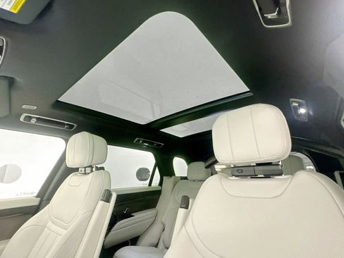 New 2026 Land Rover Range Rover Sport SE AWD/4WD image 21