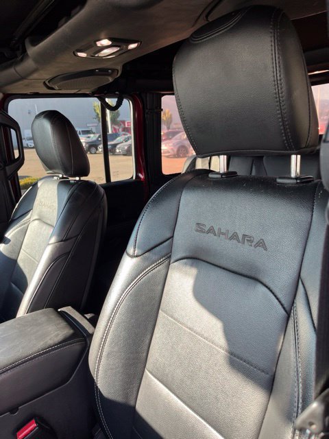 Used 2021 Jeep Wrangler Unlimited Sahara w/ Cold Weather Group AWD/4WD image 14