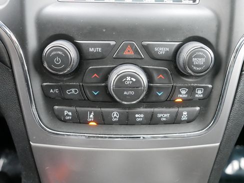 Used 2021 Jeep Grand Cherokee Laredo image 23