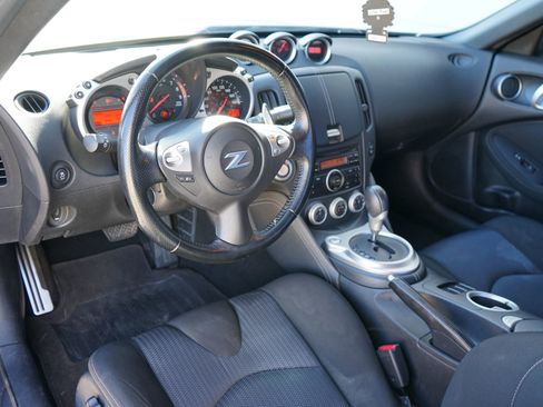 Used 2014 Nissan 370Z Coupe image 16