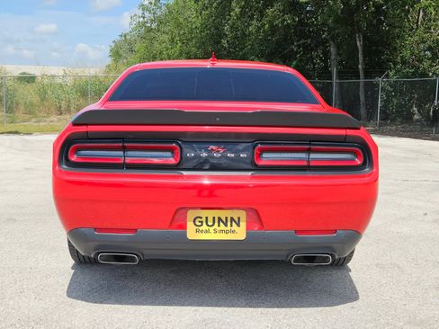 Used 2016 Dodge Challenger R/T Scat Pack RWD image 4