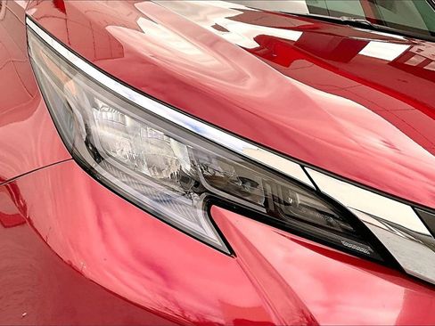 Certified 2024 Toyota Sienna XLE image 32