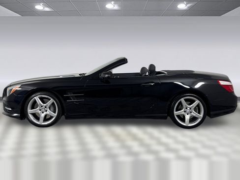 Used 2013 Mercedes-Benz SL 550 w/ Premium Pkg image 2
