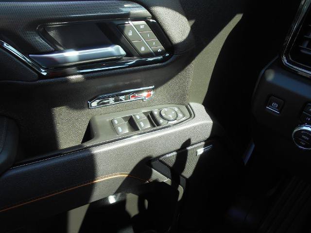 Used 2025 GMC Sierra 1500 AT4 w/ AT4 Premium Package AWD/4WD image 13