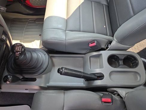 Used 2009 Jeep Wrangler X AWD/4WD image 15