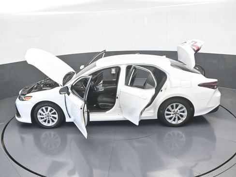 Used 2024 Toyota Camry LE image 64