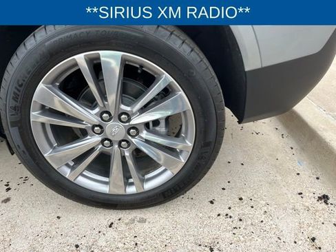 Used 2023 Cadillac XT5 Premium Luxury w/ LPO, Floor Liner Package image 4