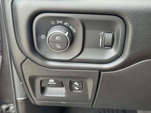 Used 2024 RAM 1500 Big Horn AWD/4WD image 19