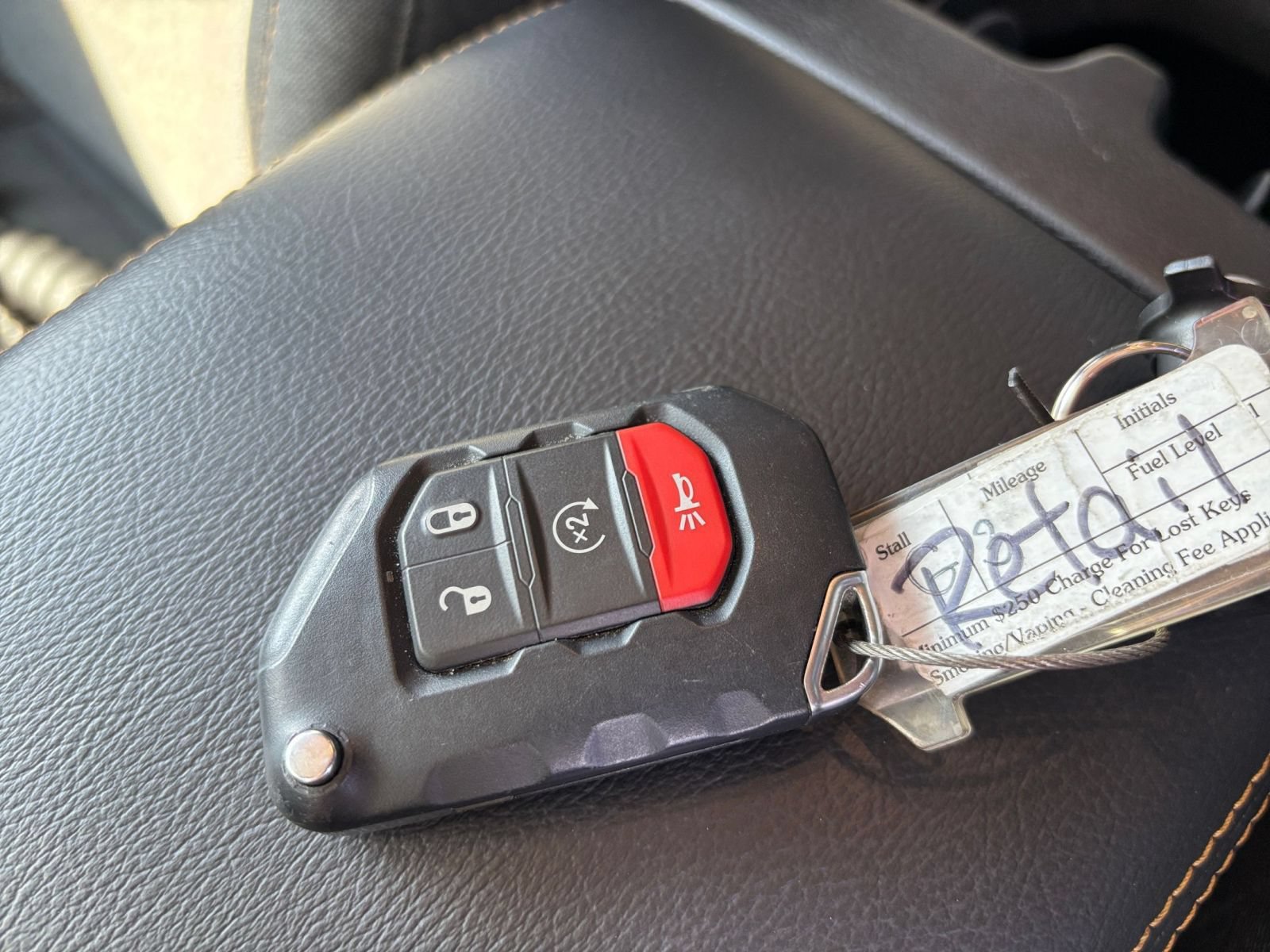 Used 2025 Jeep Wrangler Unlimited Sahara AWD/4WD image 22