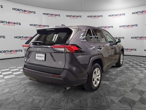 Used 2022 Toyota RAV4 LE image 6