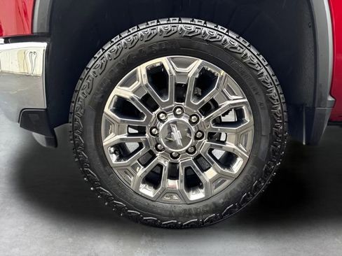 Used 2025 Chevrolet Silverado 2500 LTZ w/ LTZ Premium Package AWD/4WD image 37
