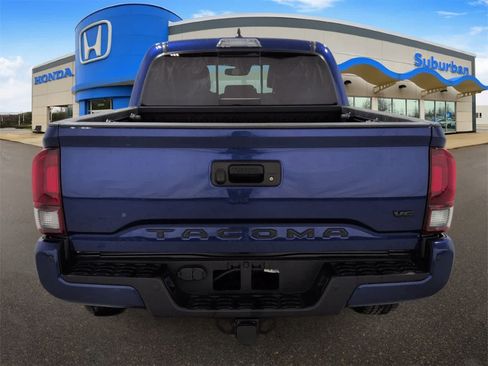 Used 2023 Toyota Tacoma TRD Off-Road w/ TRD Premium Off Road Package image 7