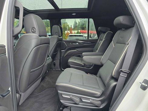 Used 2024 Cadillac Escalade Sport image 18