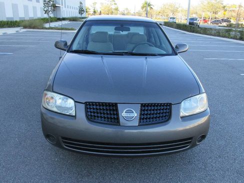 Used 2004 Nissan Sentra S image 8