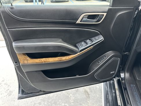 Used 2015 GMC Yukon XL Denali w/ Premium Package image 14