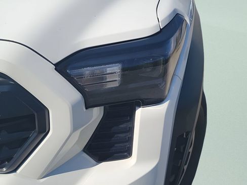 Used 2024 Toyota Tacoma TRD Off-Road image 16