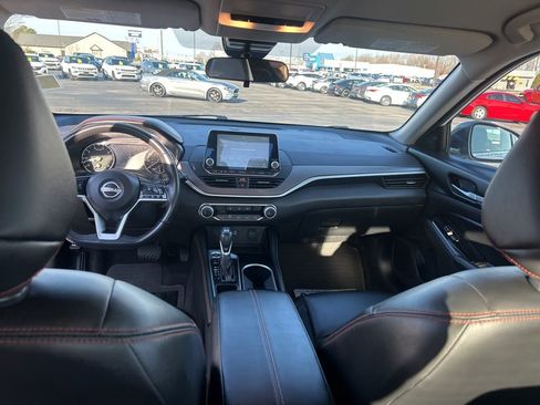 Used 2024 Nissan Altima 2.5 SR image 14