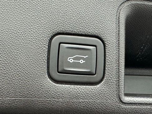 Used 2022 GMC Terrain SLE w/ Driver Convenience Package AWD/4WD image 10