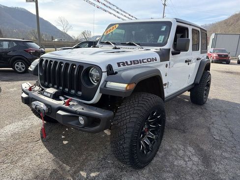 Used 2018 Jeep Wrangler Unlimited Sahara image 9