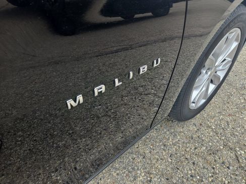 Used 2020 Chevrolet Malibu LT FWD image 34