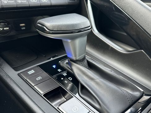 Certified 2025 Hyundai Elantra SEL image 21