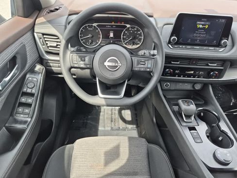 Used 2023 Nissan Rogue SV AWD/4WD image 8