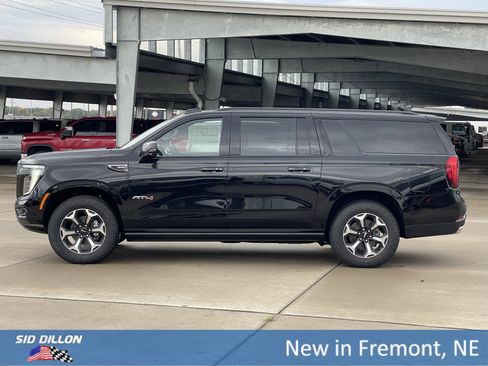 New 2026 GMC Yukon XL AT4 w/ AT4 Premium Plus Package image 24