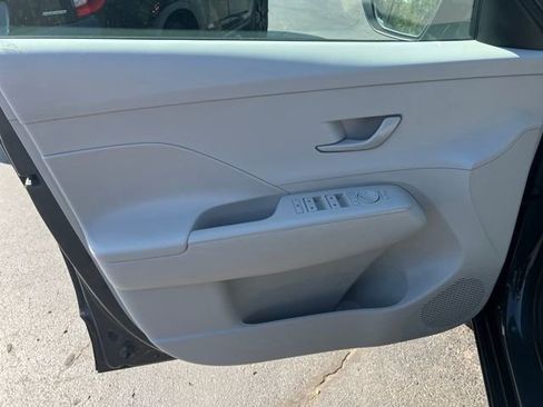 Used 2024 Hyundai Kona SEL image 18