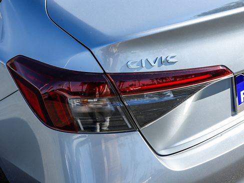 Used 2025 Honda Civic Sport image 12