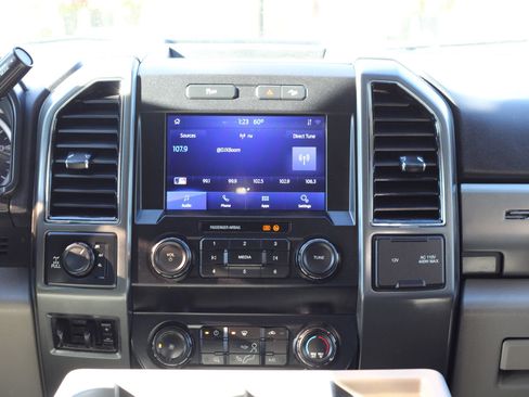 Used 2022 Ford F250 XLT w/ Black Appearance Package image 18