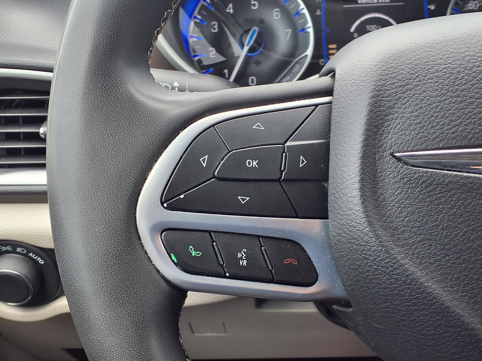Used 2023 Chrysler Voyager LX FWD image 15