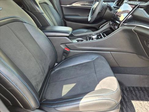 Used 2024 Jeep Grand Cherokee Trailhawk AWD/4WD image 22
