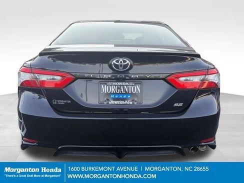 Used 2018 Toyota Camry SE w/ Moonroof Package FWD image 7
