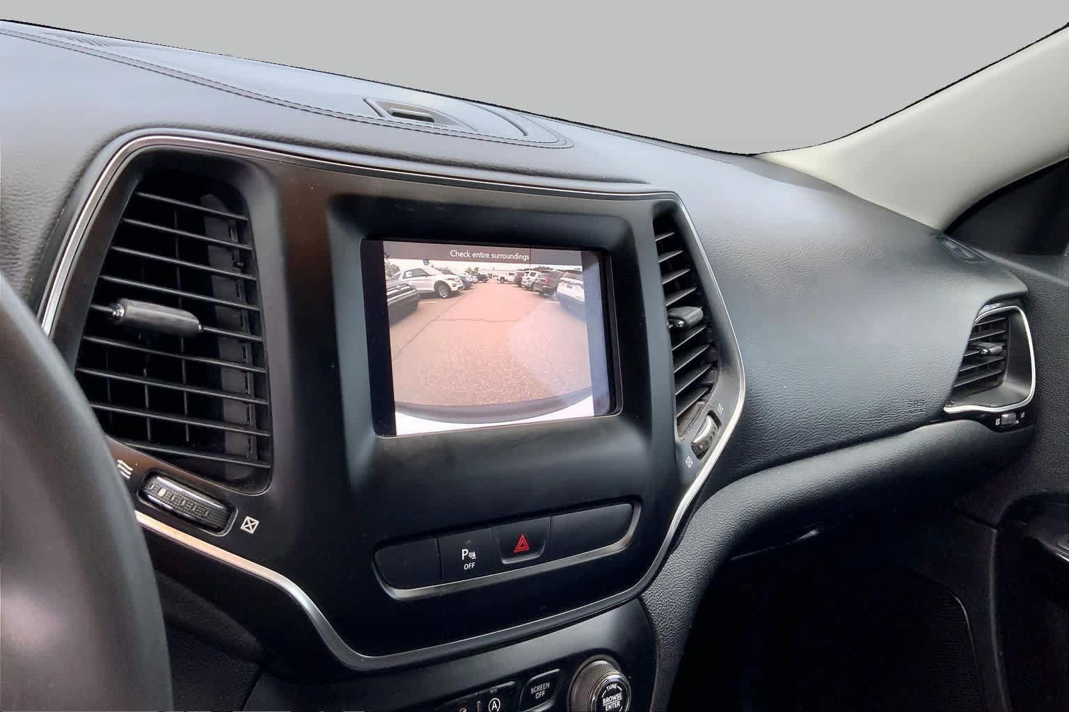 Used 2020 Jeep Cherokee Latitude Plus FWD image 25