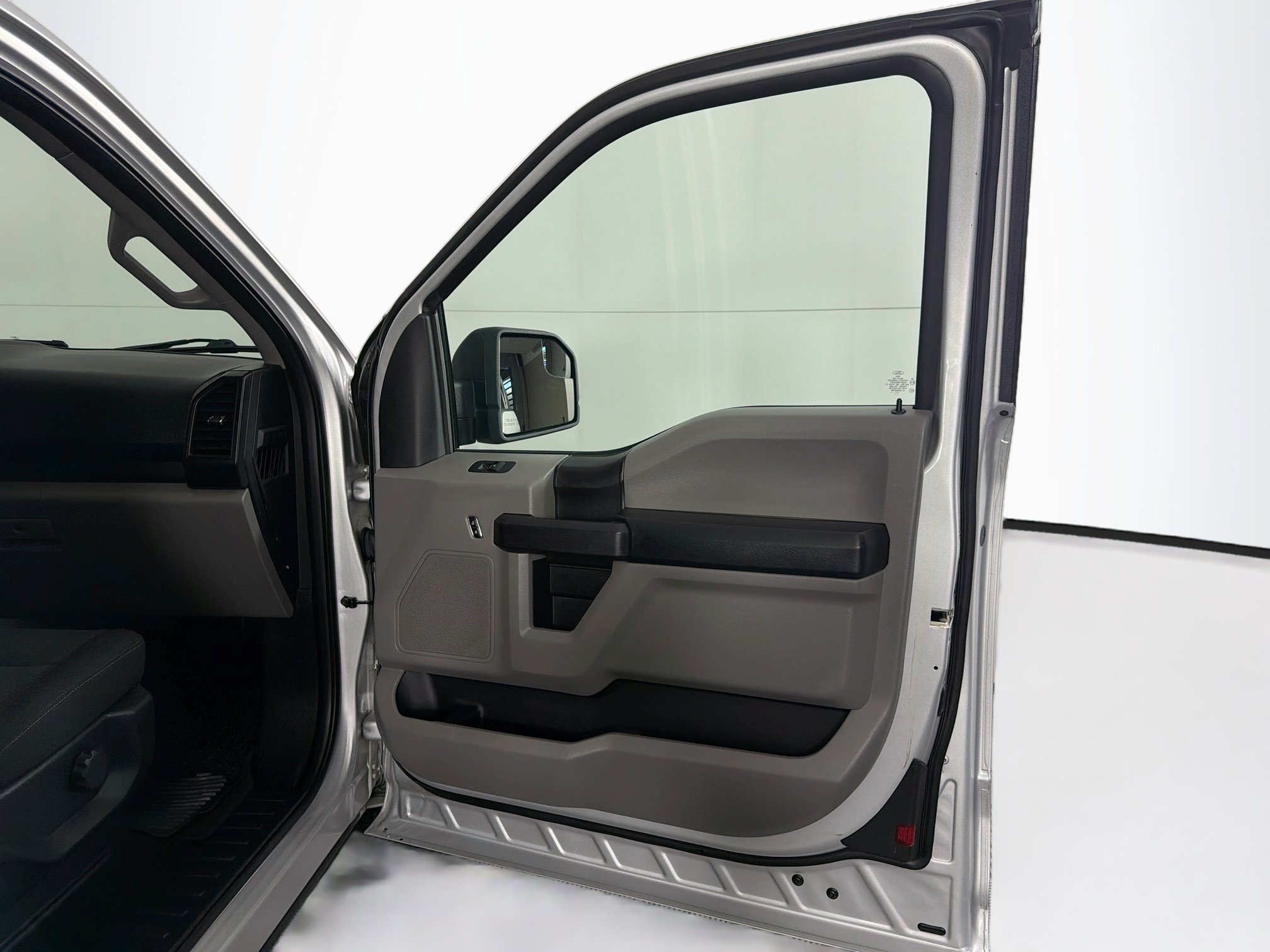 Used 2018 Ford F150 XL w/ Equipment Group 101A Mid RWD image 30