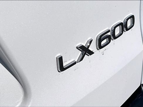 Used 2023 Lexus LX 600 F Sport image 9