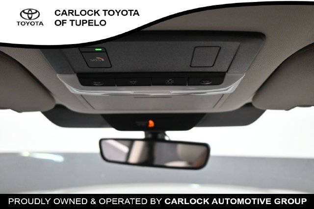 Used 2025 Toyota Highlander Platinum AWD/4WD image 12