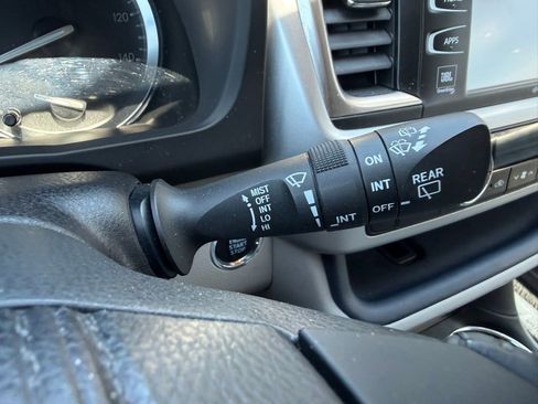 Used 2014 Toyota Highlander Limited FWD image 20