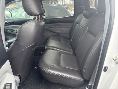 Used 2015 Toyota Tacoma 4x4 Double Cab w/ TRD Sport Package image 9