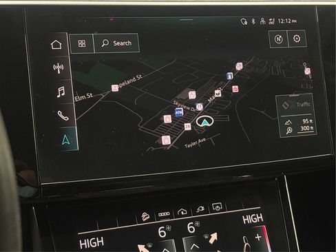 Used 2022 Audi e-tron Premium w/ Convenience Plus Package image 37