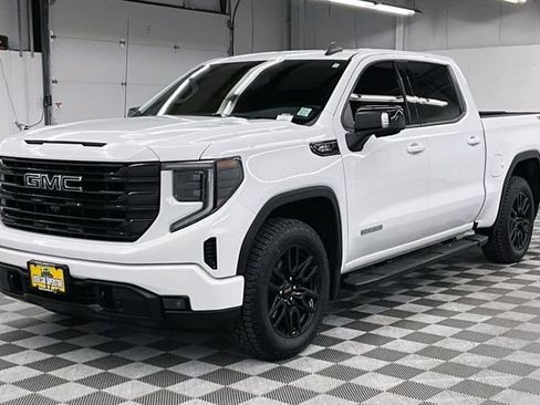 Used 2023 GMC Sierra 1500 Elevation w/ Elevation Premium Package AWD/4WD image 12